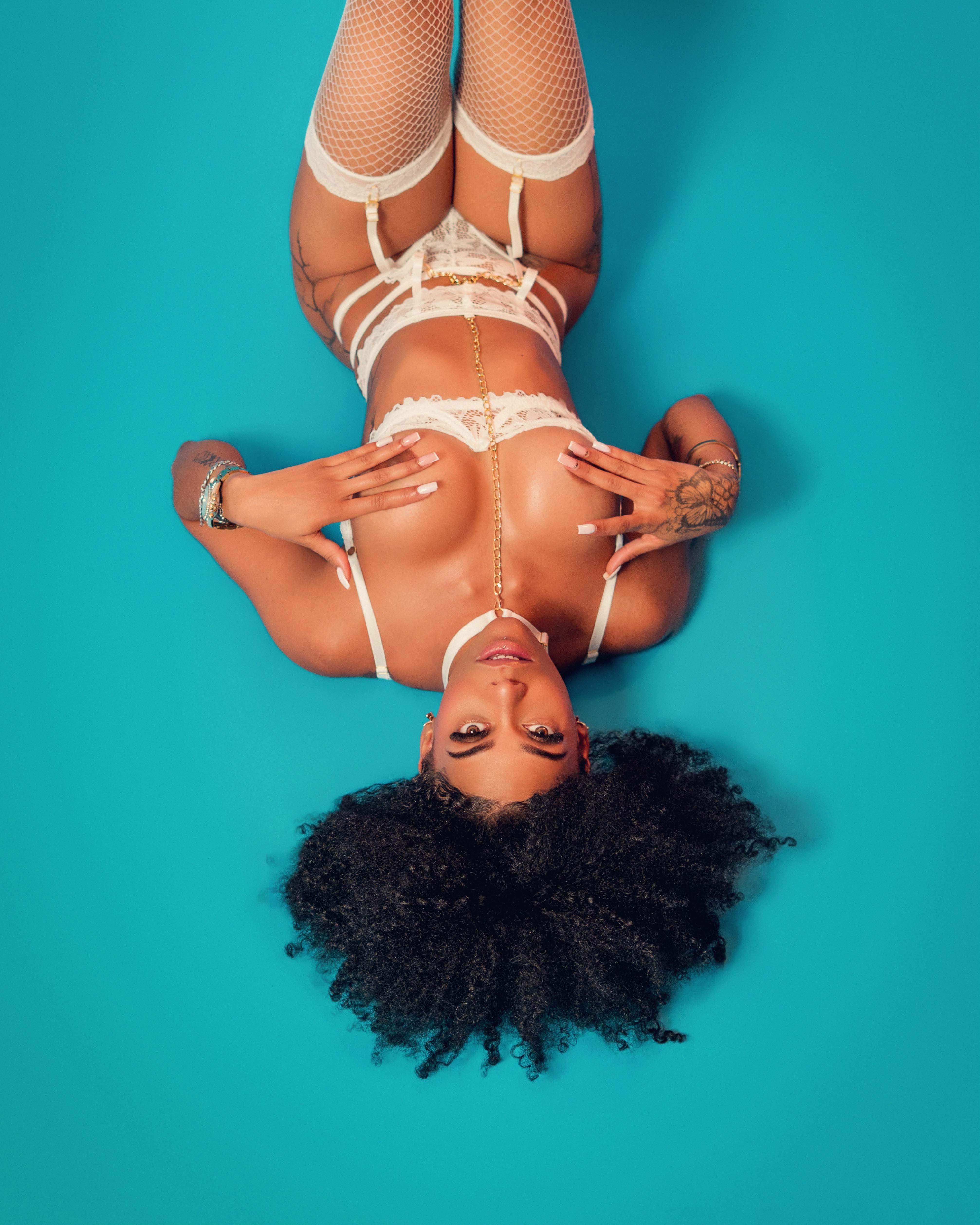 RIHANNA, perfil de masaje en Madrid